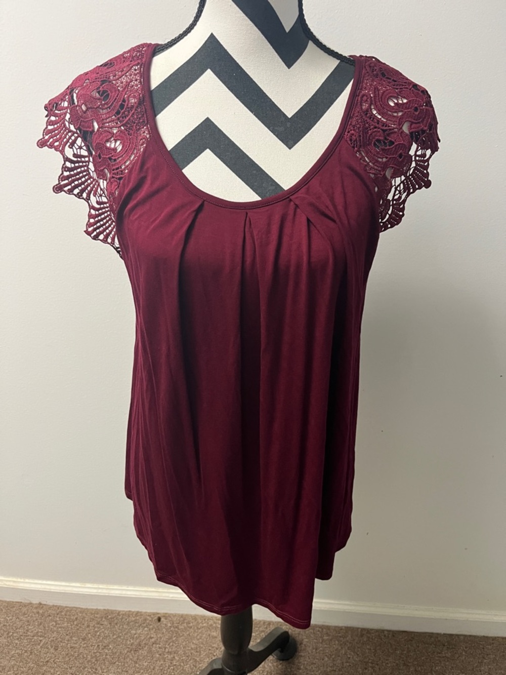 Beacon Crochet Cap Sleeve Scoop Neck Top - Burgundy